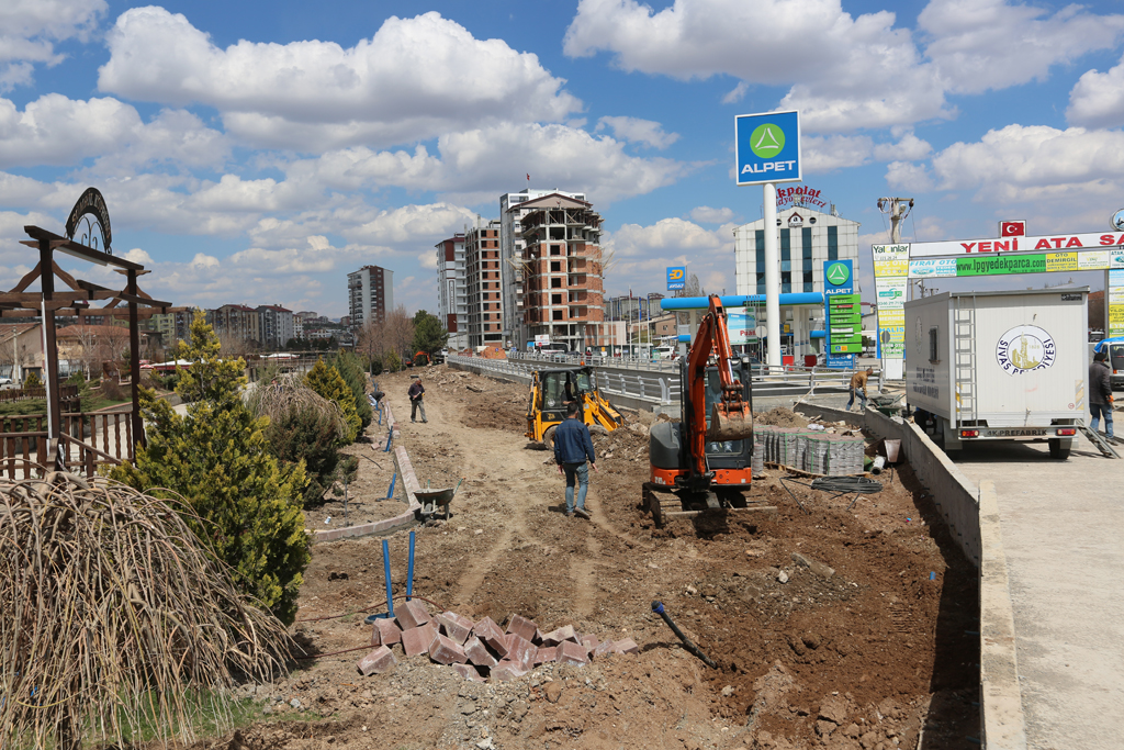Sivas Belediyesi Aksu Parkını Hızlı Şekilde Yaza HazırlıyorBüyük Sivas