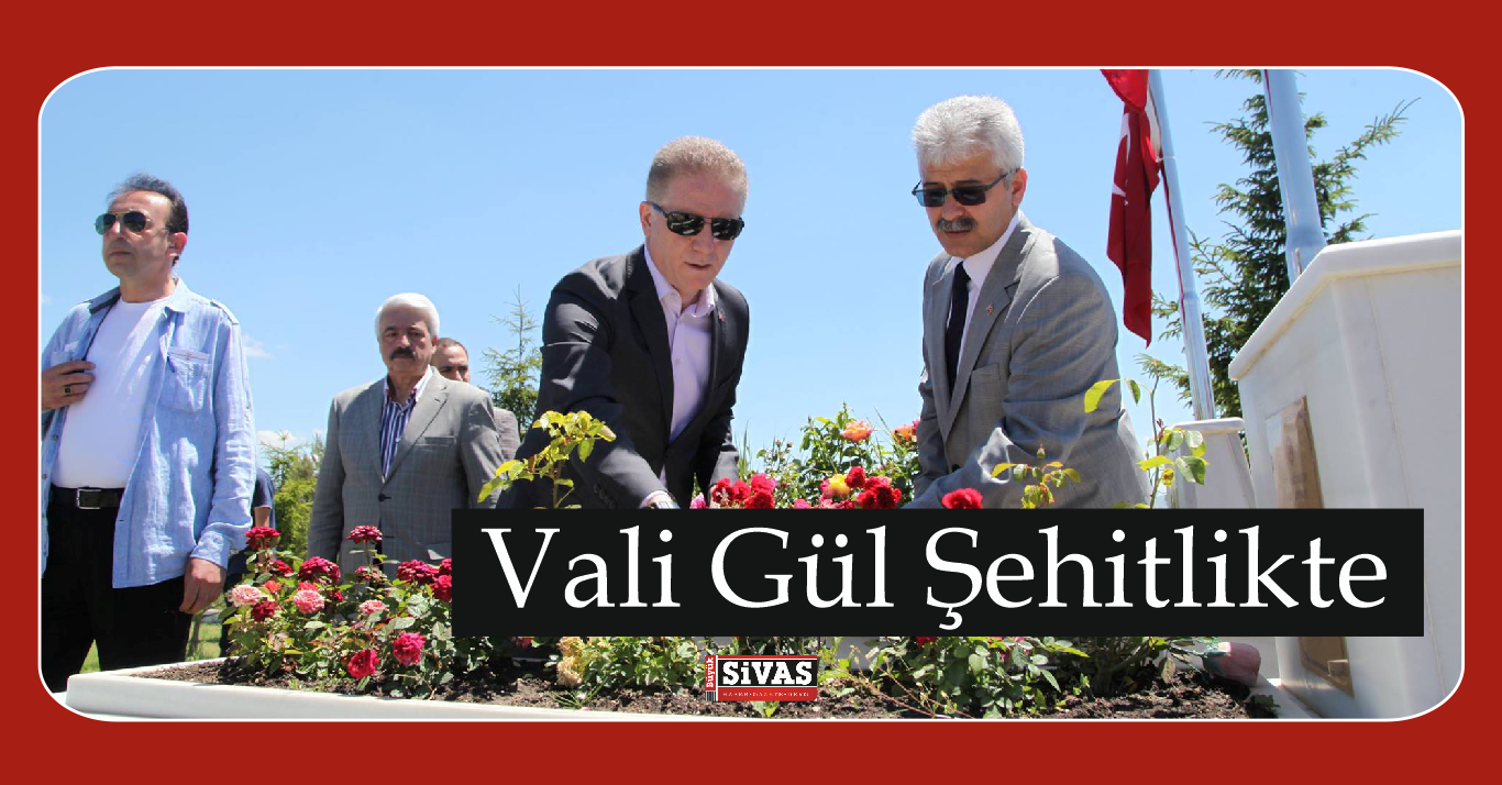 Vali Davut Gül Şehitliği Arefe Gününde Ziyaret Etti