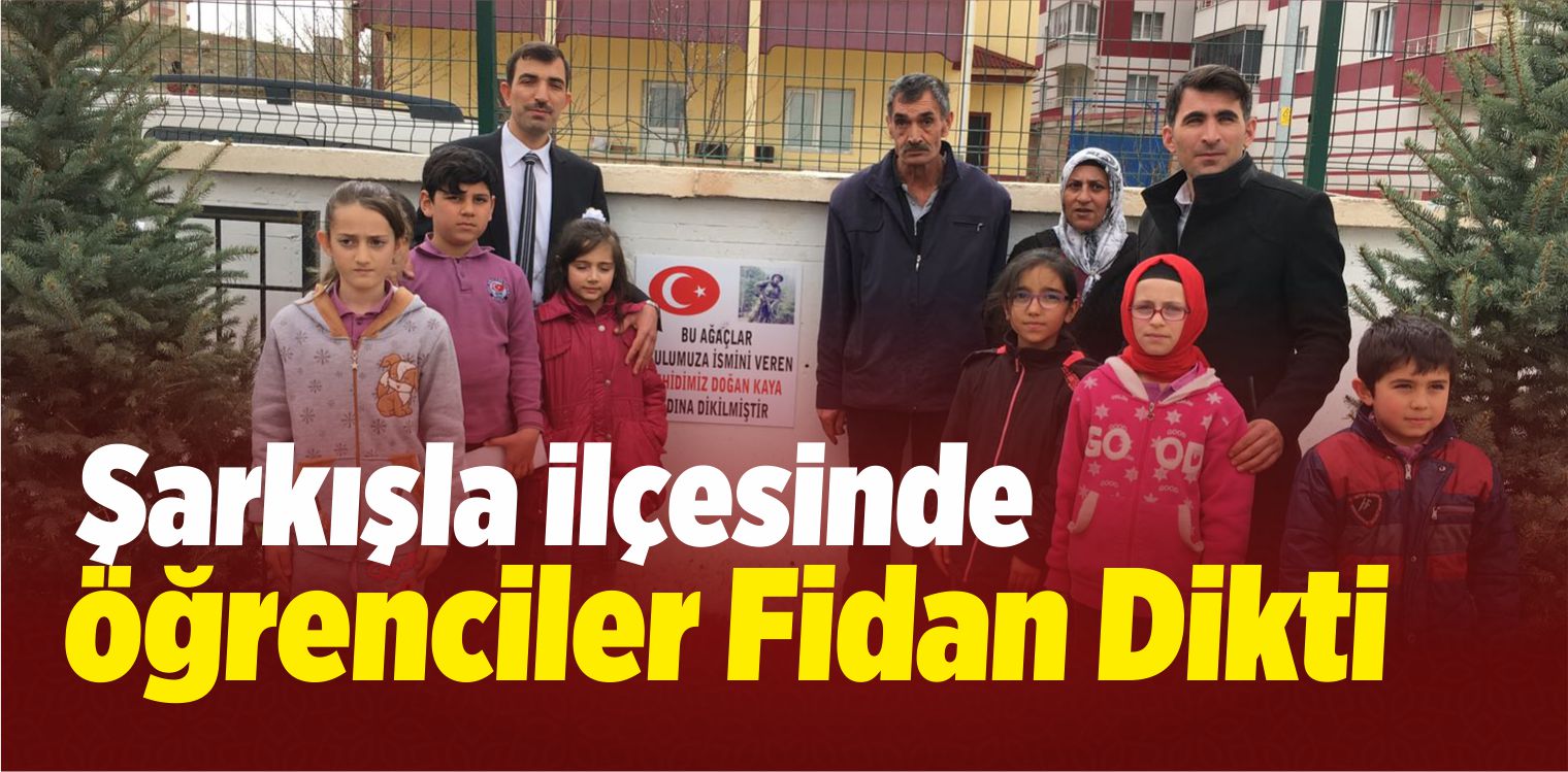 Öğrenciler Fidan Dikti