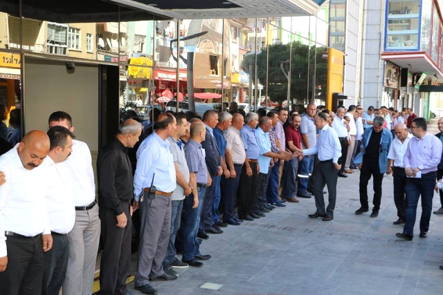 Başkan Saygılı, Vatandaşlarla Bayramlaştı