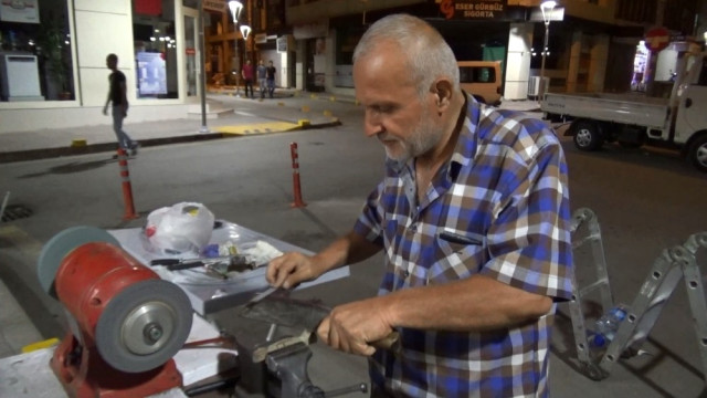 Bıçak Bileme Ustalarının  Kurban Bayramı  Mesaisi