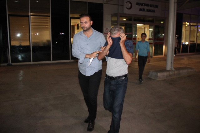 Çaldığı Elbise ile Tekrar Hırsızlığa Gelen Kişi, Çalışanların Dikkati Sayesinde Yakalandı