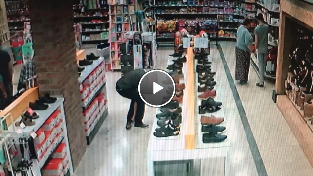 Çaldığı Elbiseyle Hırsızlığa Gelince Yakalandı