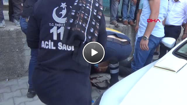 Karaman Kaldırımda Yürürken, 3 Kişinin Silahlı Saldırısına Uğradı Hd