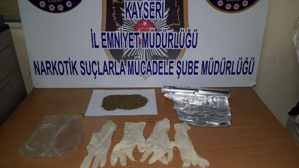 Kayseri de Uyuşturucu Satıcılarına Operasyon: 5 Gözaltı
