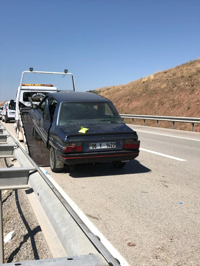 Kırıkkale de Trafik Kazası: 1 Ölü, 2 Yaralı