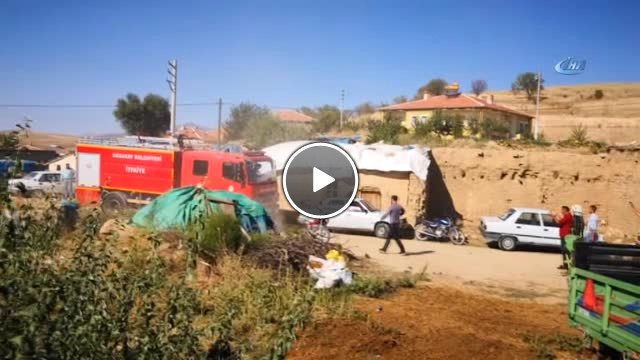 Mandıra ve Ev Yangını Paniğe Neden Oldu