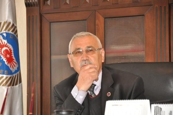 Niğde de MHP li Belediye Başkanı Partisinden İstifa Etti