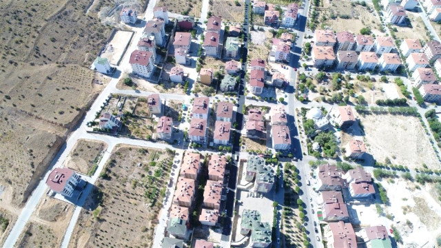 15 Temmuz Mahallesinde Sıcak Asfalt Çalışması Sürüyor