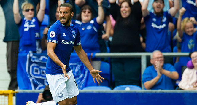 Cenk Tosun siftah yaptı