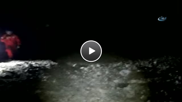 Dağa Çakılan Paraşütçü Nefes Kesen Operasyonla Sağ Olarak Kurtarıldı