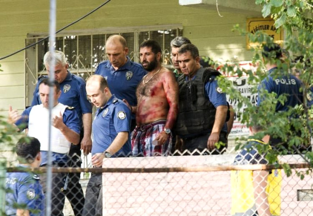 Evini Ateşe Verip İtfaiye ve Polise Ateş Açan Şahıs Tutuklandı