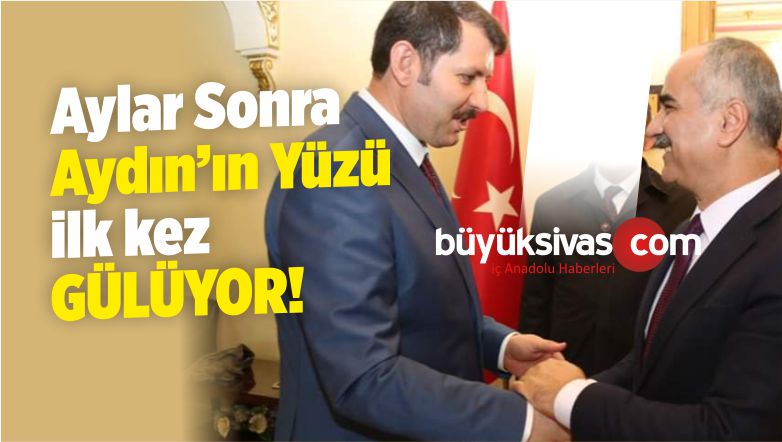 gülüyor