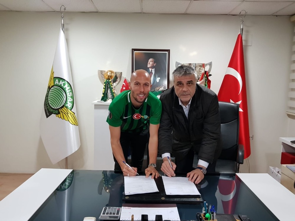 Akhisarspor, Cocalic’i renklerine bağladı