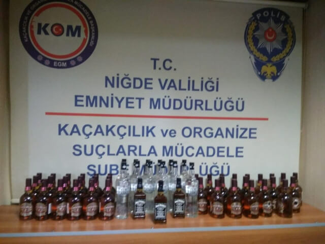 Niğde de 52 Şişe Kaçak Alkol Ele Geçirildi