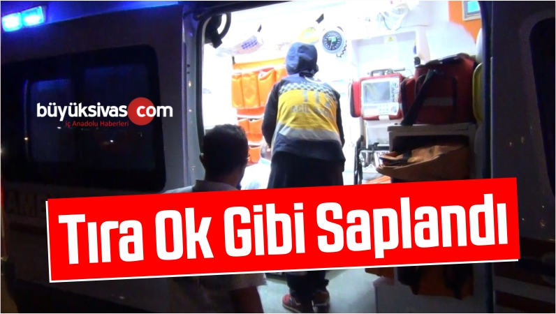 Otomobil Tıra Ok Gibi Saplandı