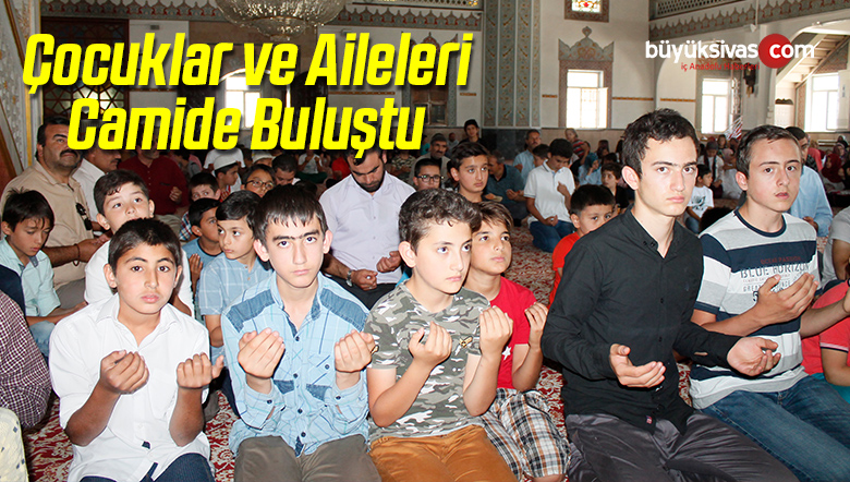 Çocuklar ve Aileleri Camide Buluştu