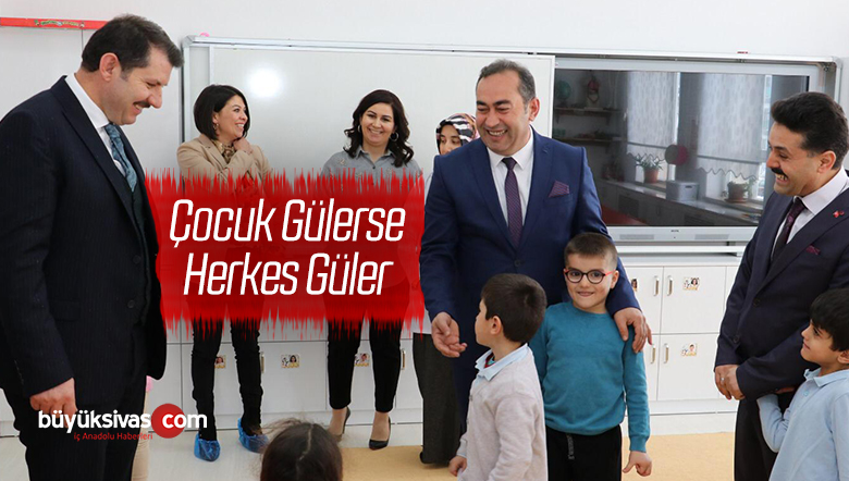 Vali Salih Ayhan Şehit Faruk Aydoğdu Ortaokulunu Ziyaret Etti