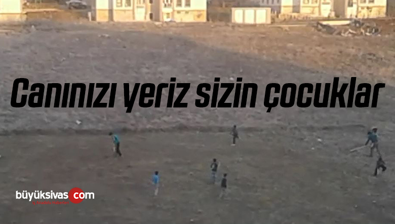 Çocuklar kendi imkanlarıyla halı saha yapıyor! Canınızı yeriz sizin
