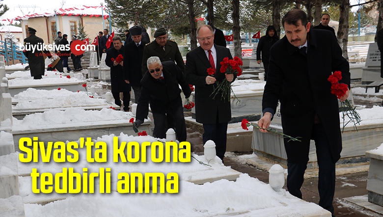 Sivas’ta korona tedbirli anma
