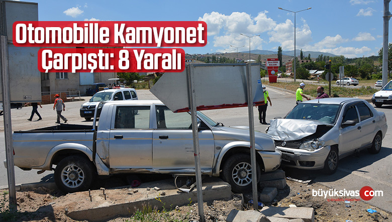 Otomobille, kamyonet çarpıştı: 8 Yaralı