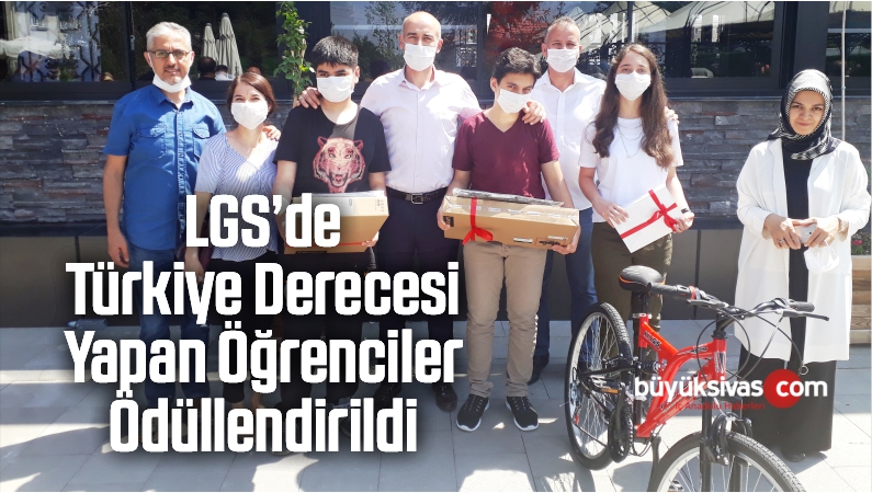 LGS de Türkiye Derecesi Yapan Öğrenciler Ödüllendirildi