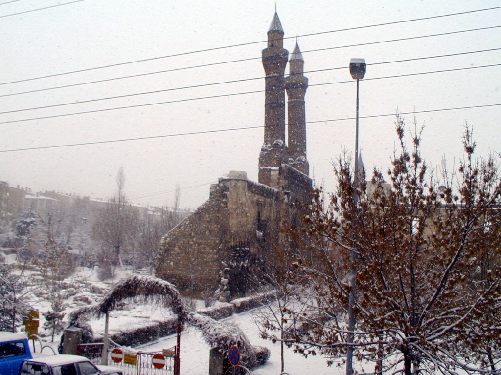 20 yıl önce gök medrese