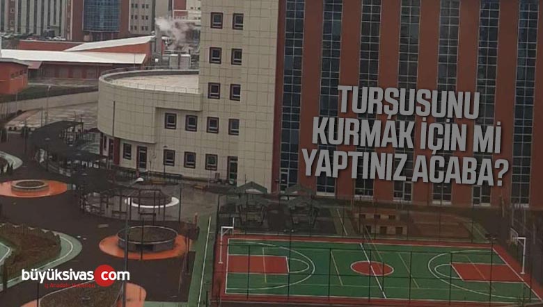 “Böyle güzel bir sahada oynayamamak bizim zorumuza gidiyor”