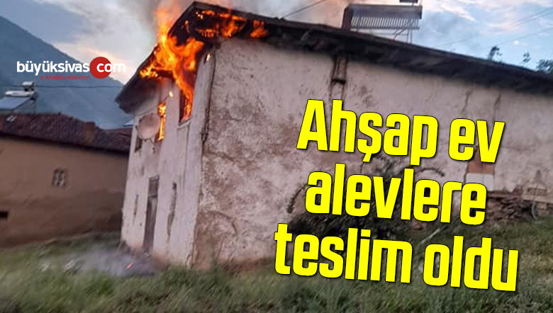 Ahşap ev alevlere teslim oldu