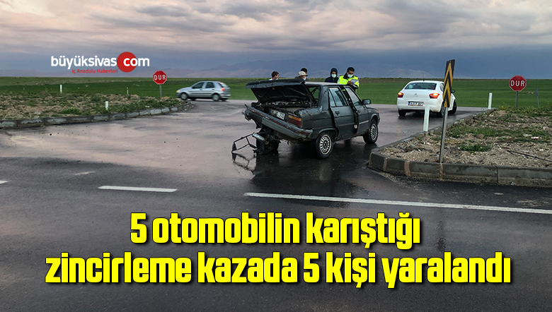 5 otomobilin karıştığı zincirleme kazada 5 kişi yaralandı