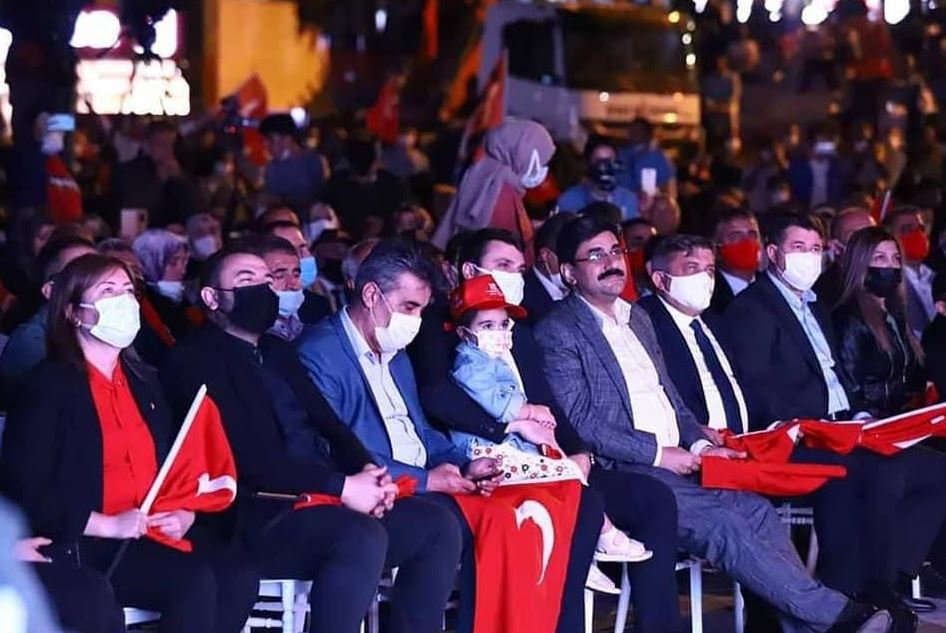 Vücut Dili Sizi Dışarıya Tanıtan En Önemli Şeydir! Dikkat Edilmeli