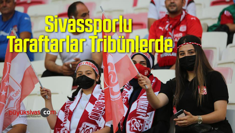 Sivassporlu Taraftarlar Tribünlerde