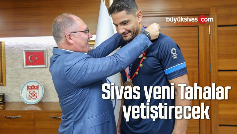 Taha Akgül, Belediye Başkanı Hilmi Bilgin’i Makamında Ziyaret Etti