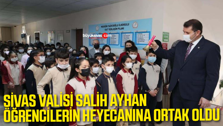 Vali Ayhan öğrencilerin heyecanına ortak oldu