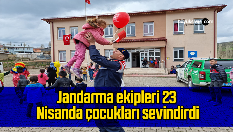 Jandarma ekipleri 23 Nisanda çocukları sevindirdi
