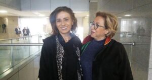 Yıldız Tilbe’den Sokak Köpekleriyle ilgili adliye koridorlarında açıklama