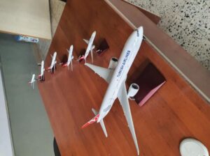 Kardan uçak maketi yaptılar gerçekleri kapılarına geldi