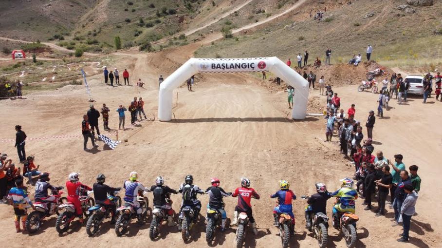 Sivas’ta Enduro Festivali Nefes Kesti