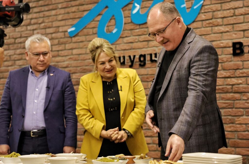 Vali Şimşek ve Başkan Bilgin Tv Programa Katıldı!