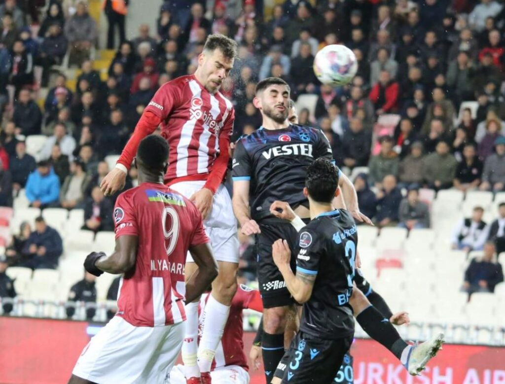 DG Sivasspor: 2 – Trabzonspor: 1 (İlk yarı)