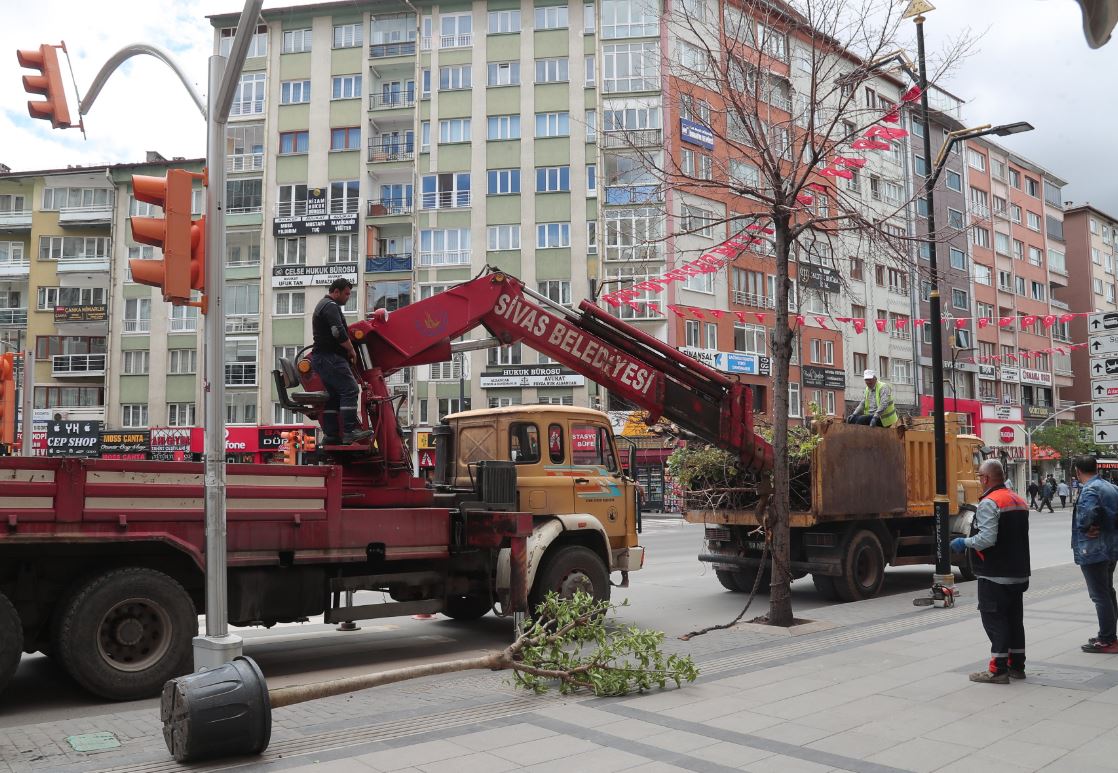 Sivas Belediye Başkanı Hilmi Bilgin dike dike bitiremedi…