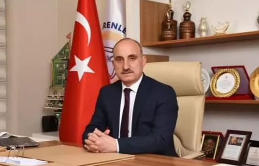 Belediye Başkanı Makamında Çalışırken Hayatını Kaybetti