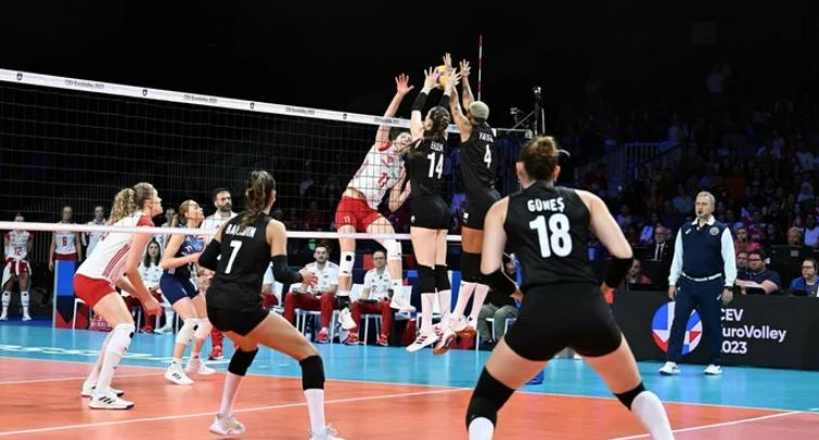 Bizim Kızlar, Filenin Sultanları Avrupa’da yarı finalde