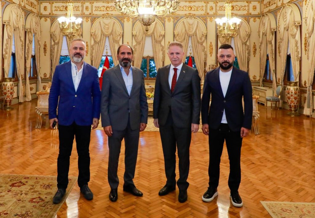 Vali Gül’e Sivasspor Forması!