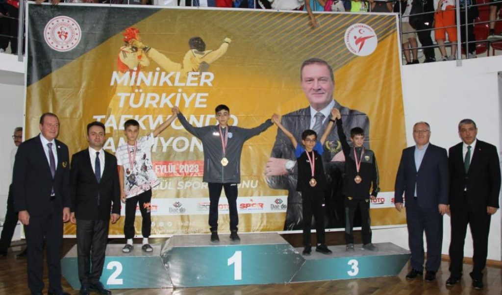 Minikler Türkiye Tekvando Şampiyonası’nın açılış seremonisi yapıldı!