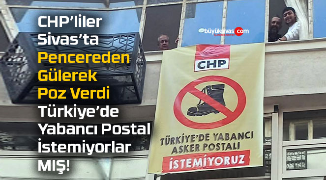 Gülerek Poz Verdiler! Türkiye’de Yabancı Postal İstemiyorlarmış!