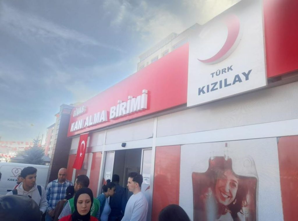 Cumhuriyet’in 100. yılında engellilerden Sivas’ta kan bağışı!