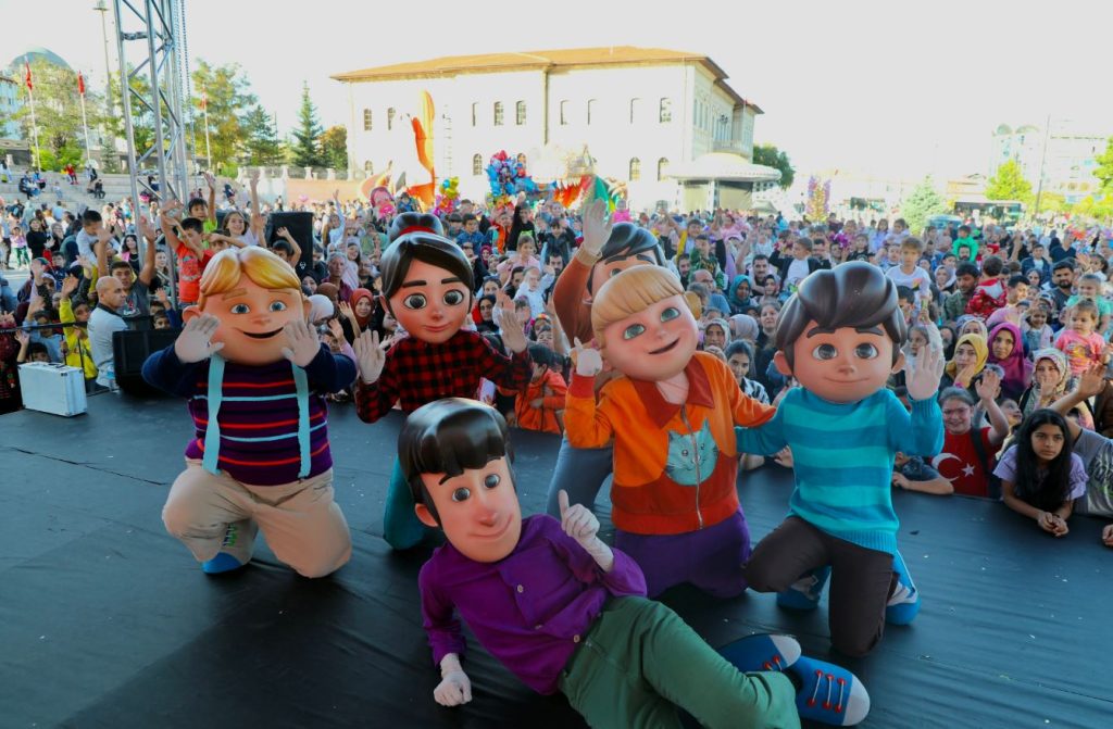 Sivas’ta Çocuklar Bugün Doyasıya Eğlendi!