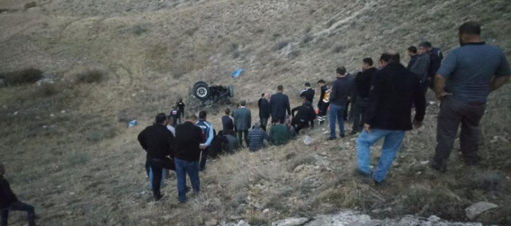 Sivas’ta traktör 400 metrelik uçurumdan uçtu! 1 ölü!