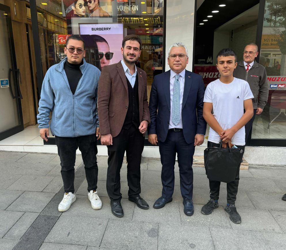 Vali Şimşek Atatürk Caddesinde!